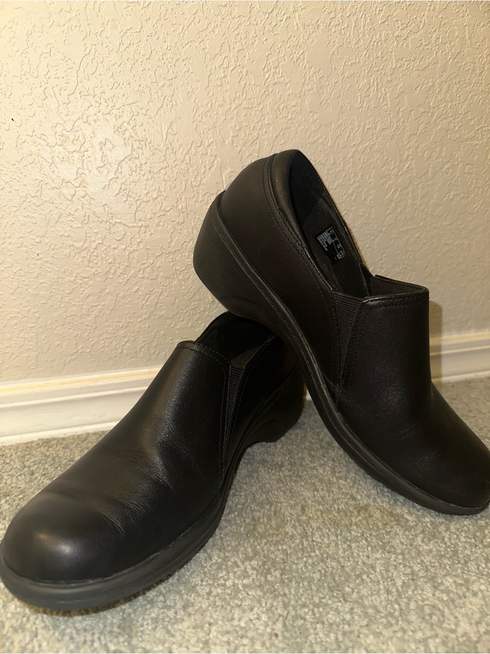 Women’s Clarks Slip Resistant Shoes in Black